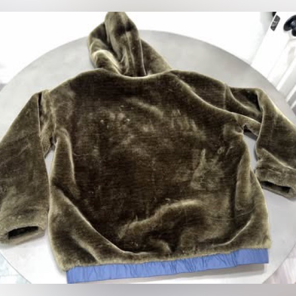 UGG Kairo Logo Reversible Faux Fur Hooded Zip Jacket Burnt Olive Unisex (Sz L) - Picture 6 of 9